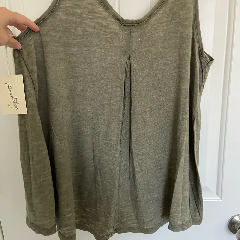 NWT‎ | Universal Thread women’s green loose fit tank top — medium - Image 7
