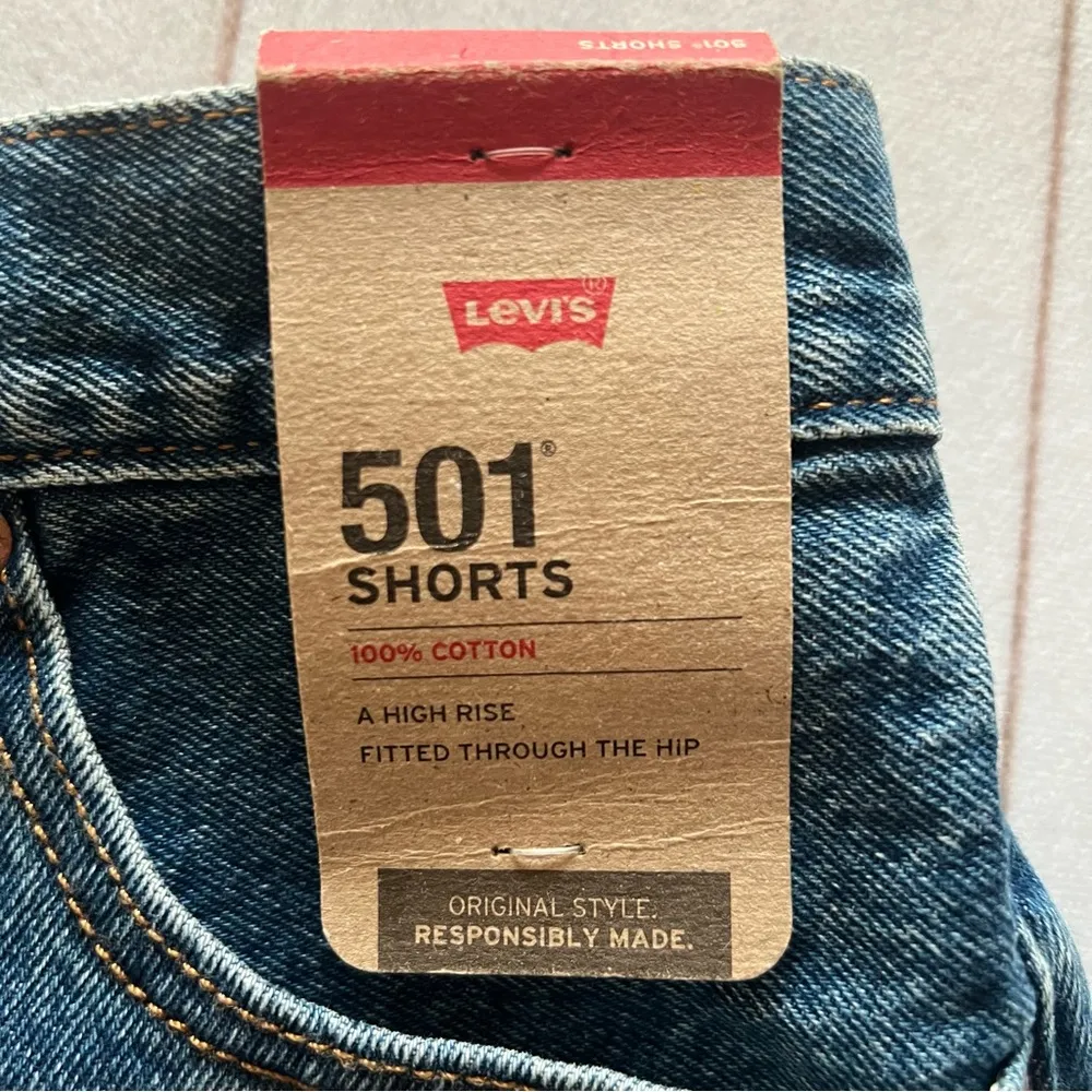 Levi's 501 Original Fit High-Rise Women's Jean Shorts Size W 28 Button Fly - Image 5