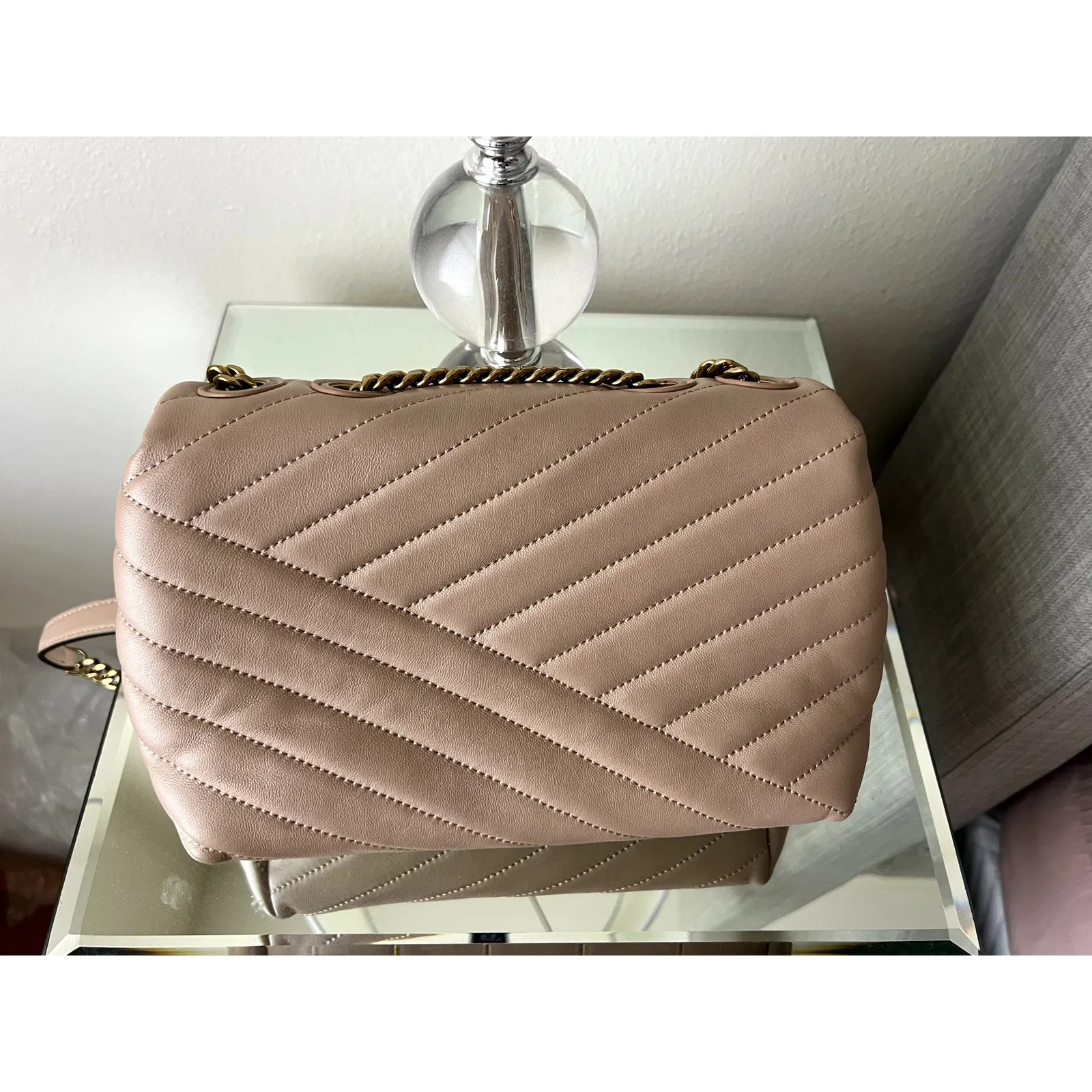 Tory Burch Small Kira Chevron Convertible Shoulder Bag - Devon Sand - Image 4