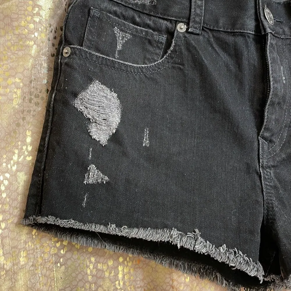 Express black distressed jean shorts, size 6 - Image 3