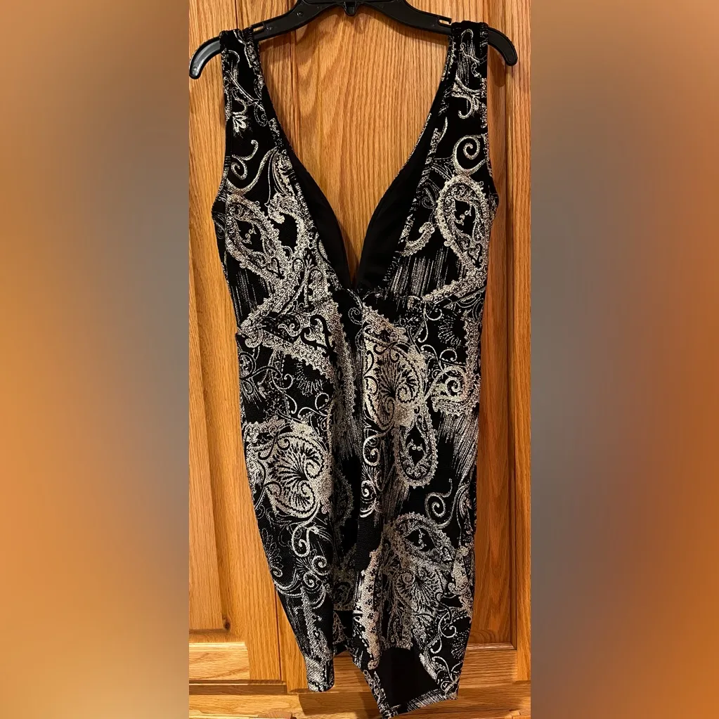 Windsor Black & Gold‎ Deep V-Neck Asymmetrical Hem Bodycon Mini Dress Size Small - Image 6