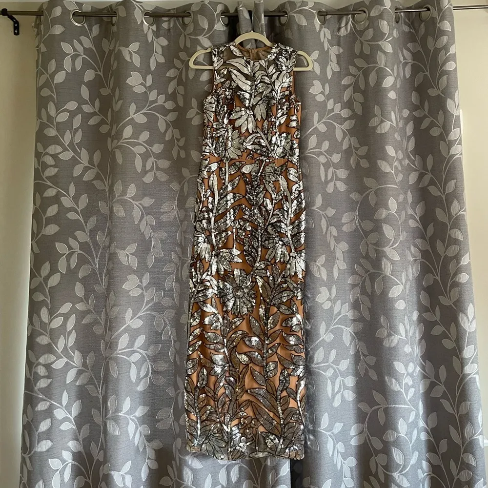 HELSI Bobbie Sequin Column Gown Silver - Image 4