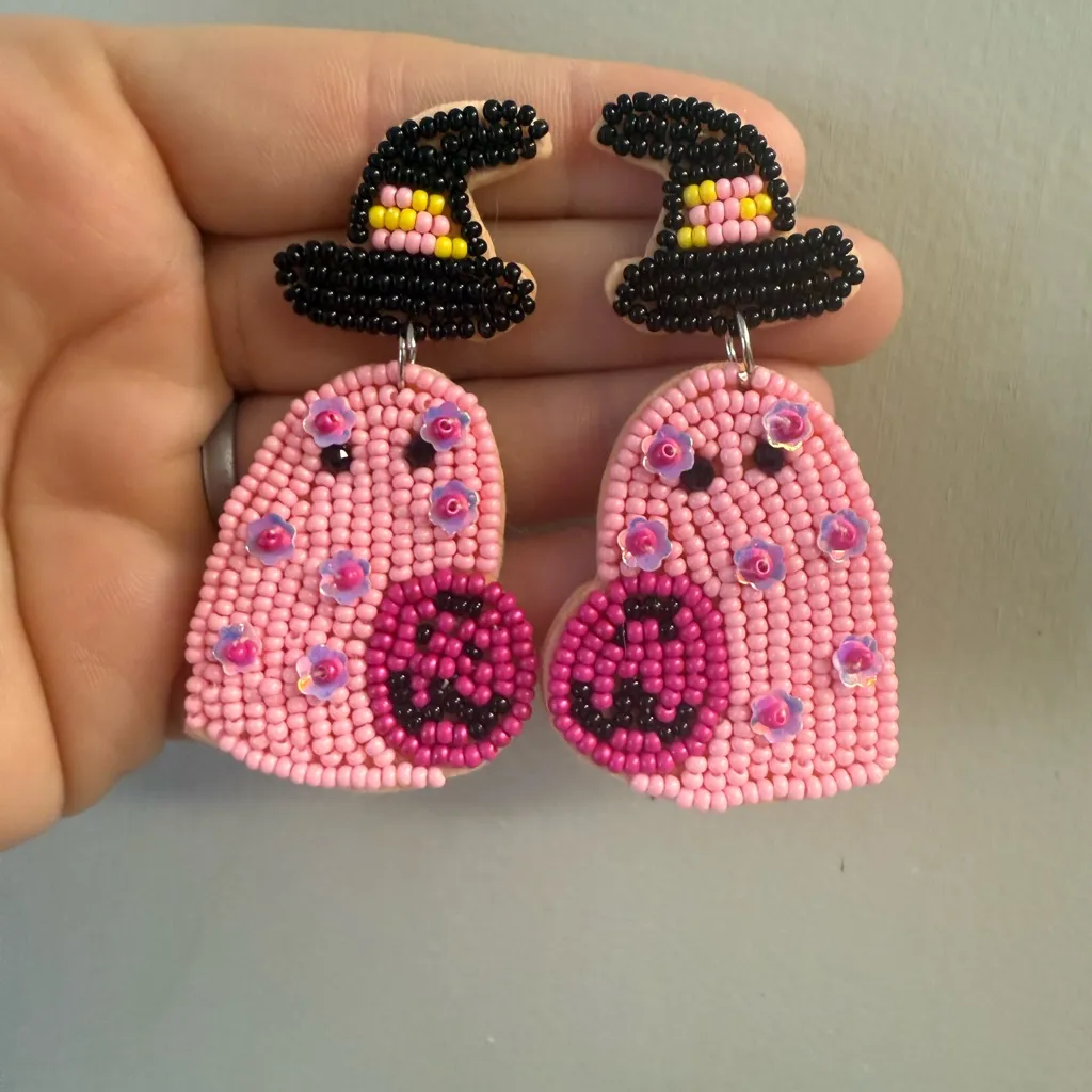 Beaded Halloween Ghost Earrings – Pink Ghost with Witch Hat - Image 5
