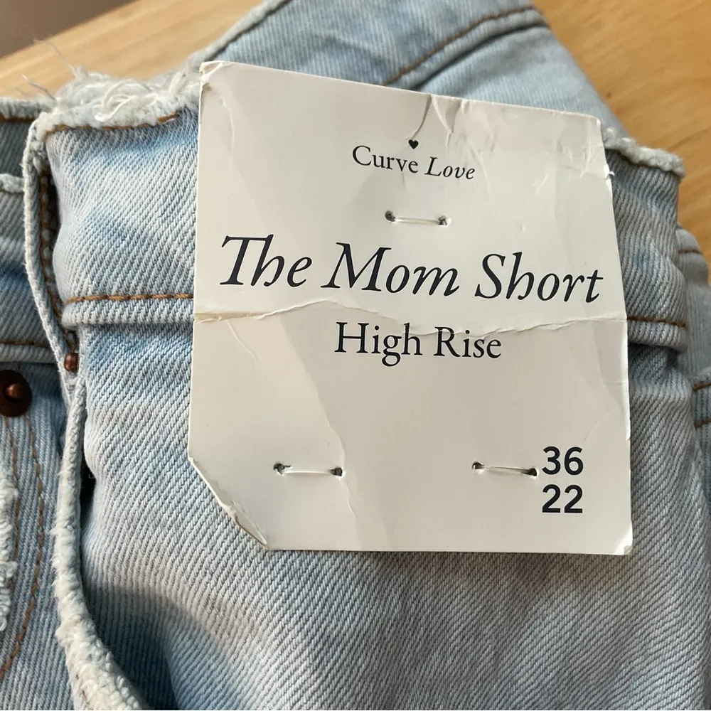 Abercrombie & Fitch Curve Love High Rise Mom Shorts Size 22 - Image 4