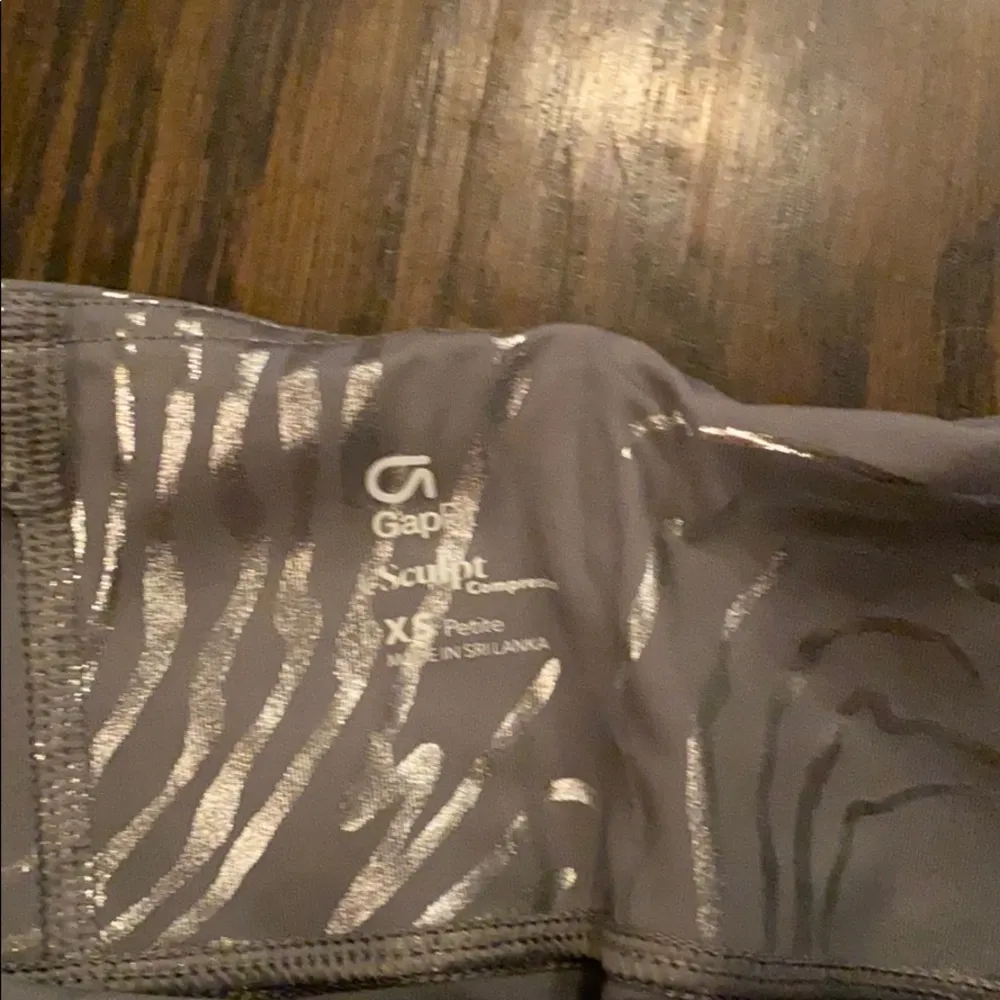 Gap Metallic Workout Leggings - Image 3