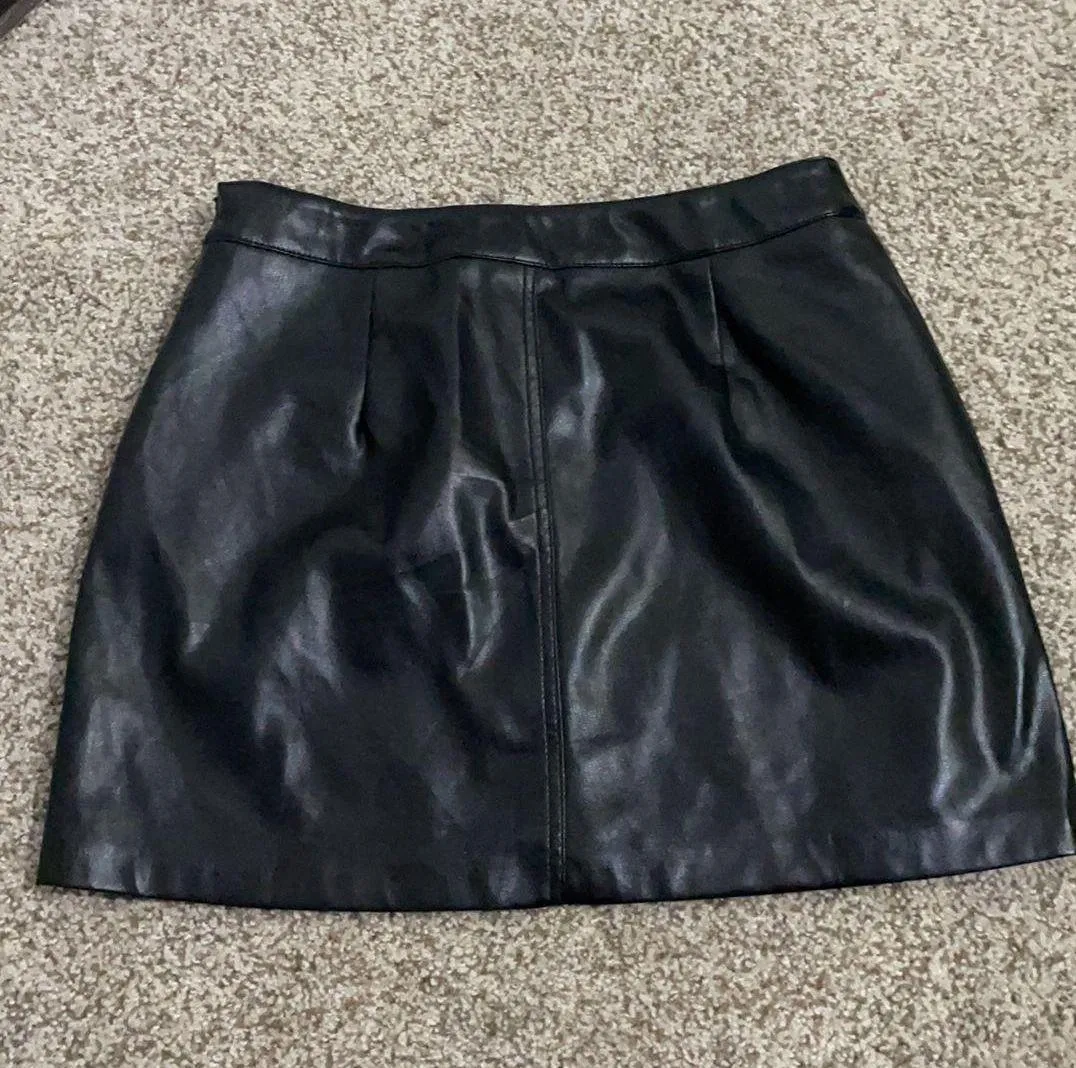 Lulu’s Black Pleather Mini Skirt Small - Image 2