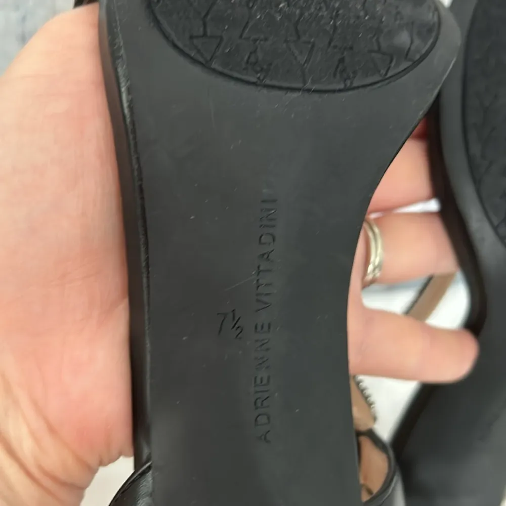 NWOT Adrienne Vittadini Gabriella Zip Sandals - Image 8