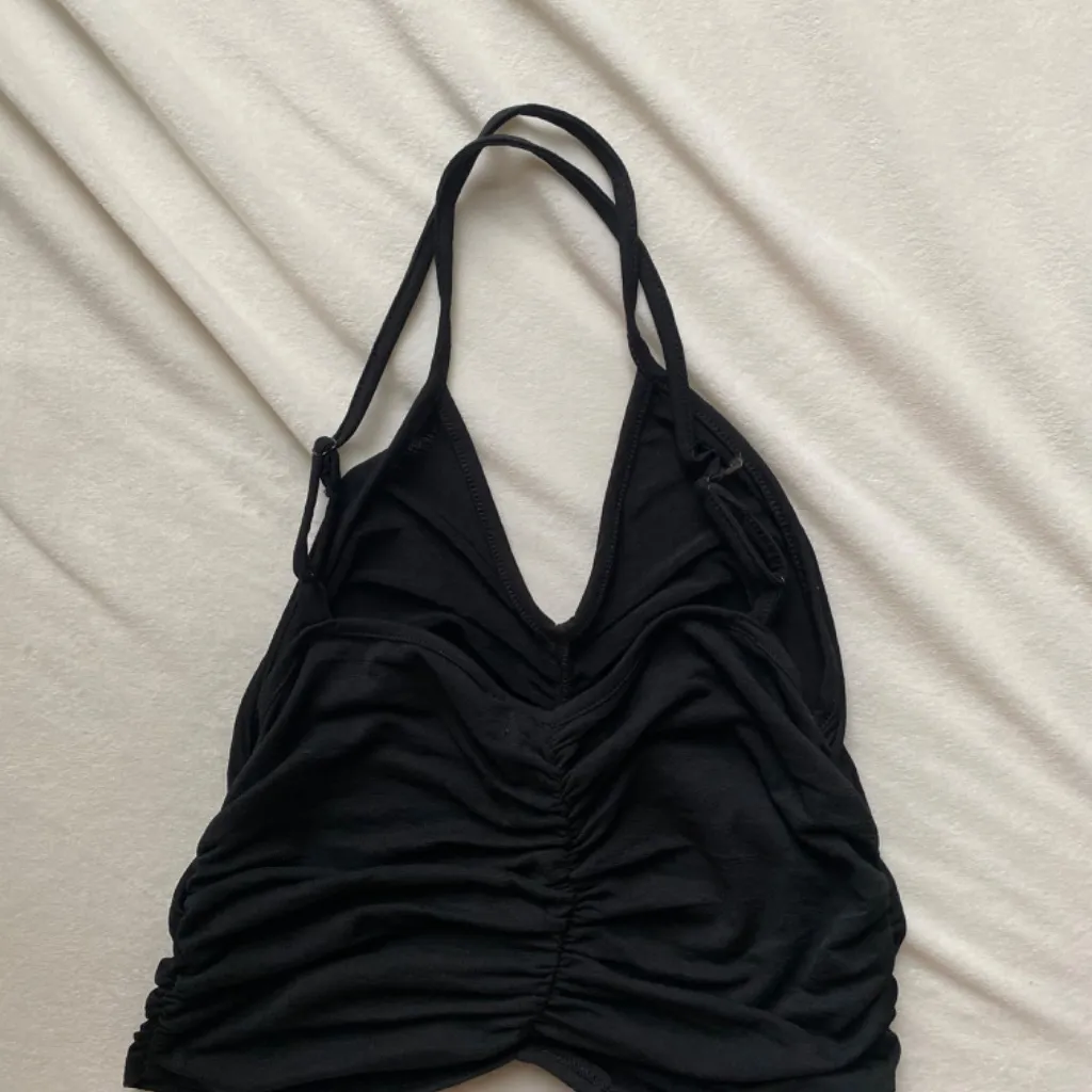 Black Urban Outfitters tank top, size medium - Image 5