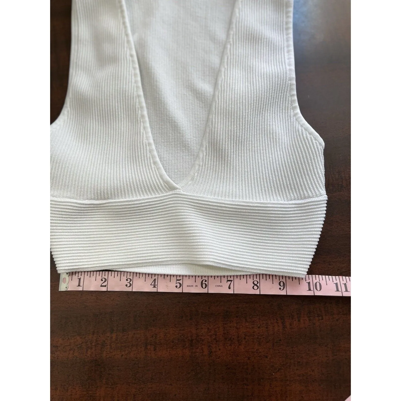 Aritzia Babaton Sculpt Knit Teal Crop Top Deep V-Neck Size Small - Image 5