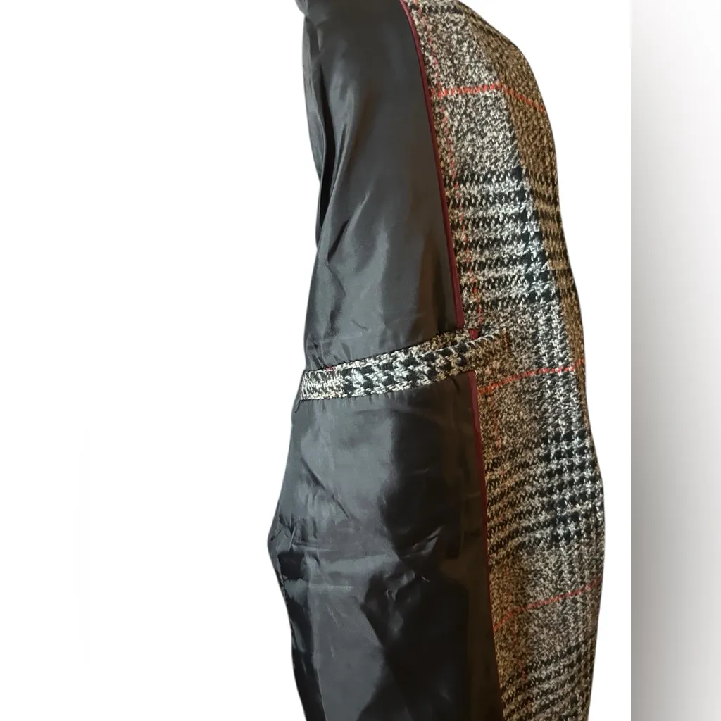 NWOT Women’s Classic Plaid Tweed Blazer with inside pockets Black Size L - Image 4