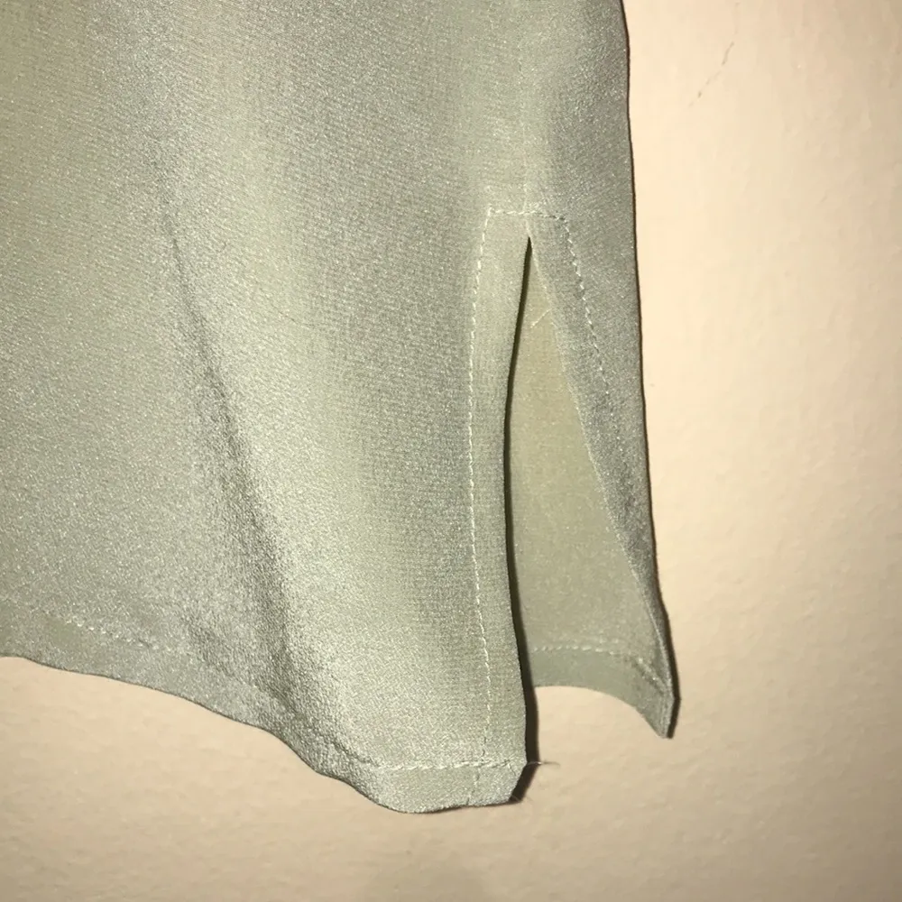 VTG Lands’ End Women’s Silk Light Sage Green Pocket Short Sleeve Button - Image 4