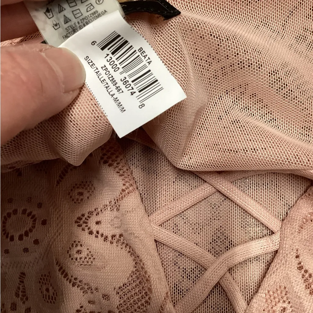 BCBGMAXAZRIA Lace bodysuit. Medium - Image 8