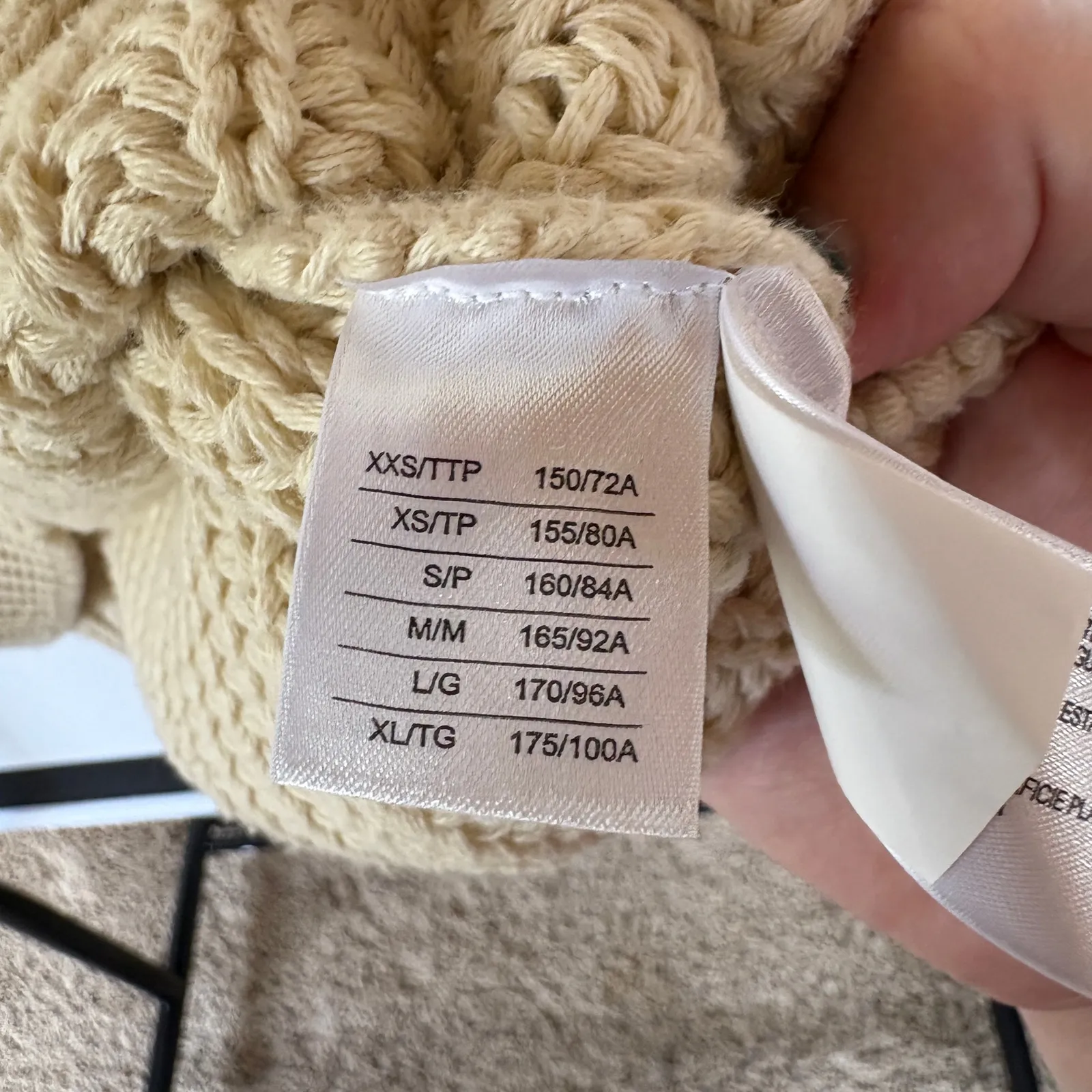 Roots Chunky Knit Oversized Cream Sweater Crewneck Thick Warm Winter Classic XS - Image 8