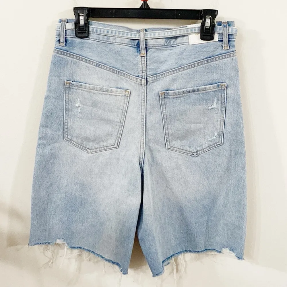 Express Super High Waisted 90s Bermuda Raw Hem Jean Shorts size 6 - Image 3