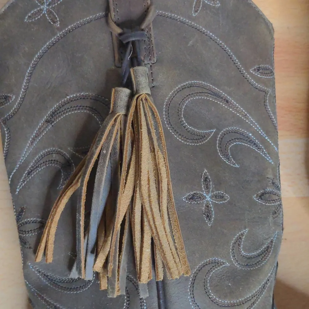 Ariat Sage Stars Distressed Boots - Size 9B - NWOB - Image 7