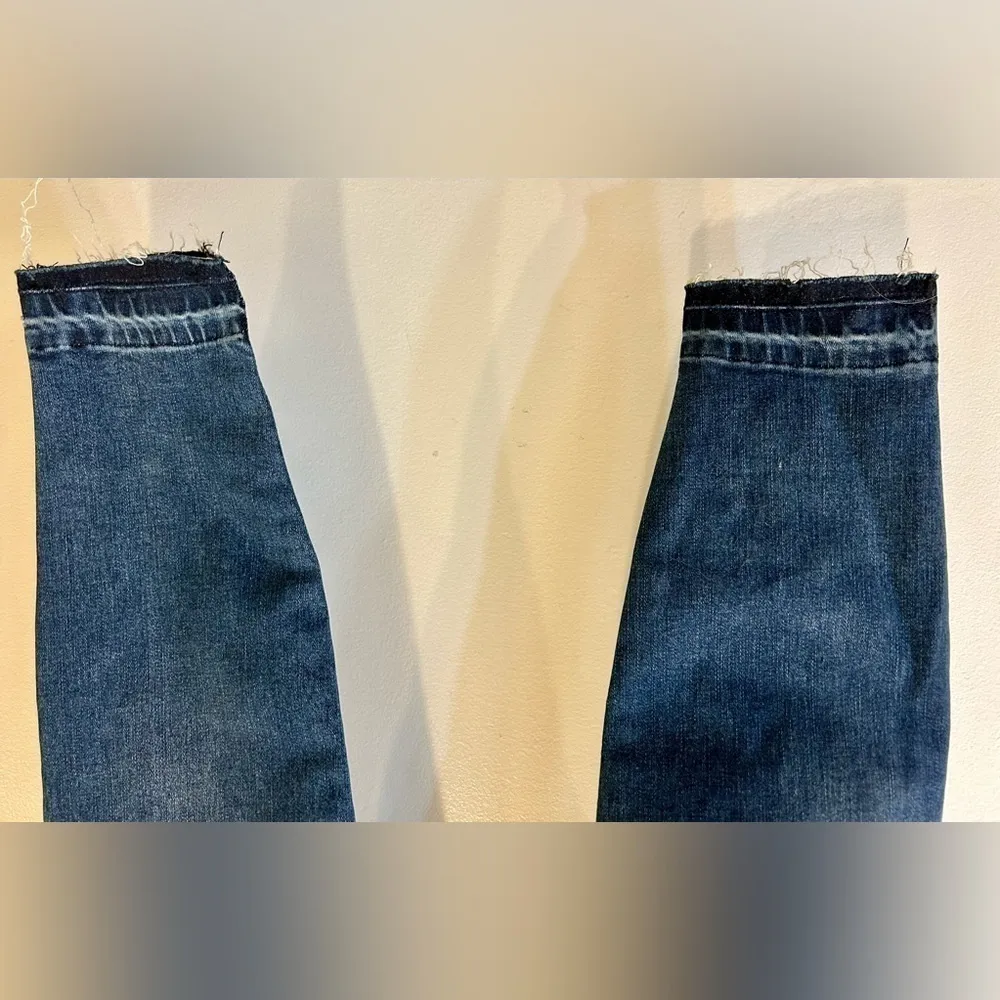 NWT Spanx Distressed Denim Skinny Jeans Leggings Size Medium - Image 10