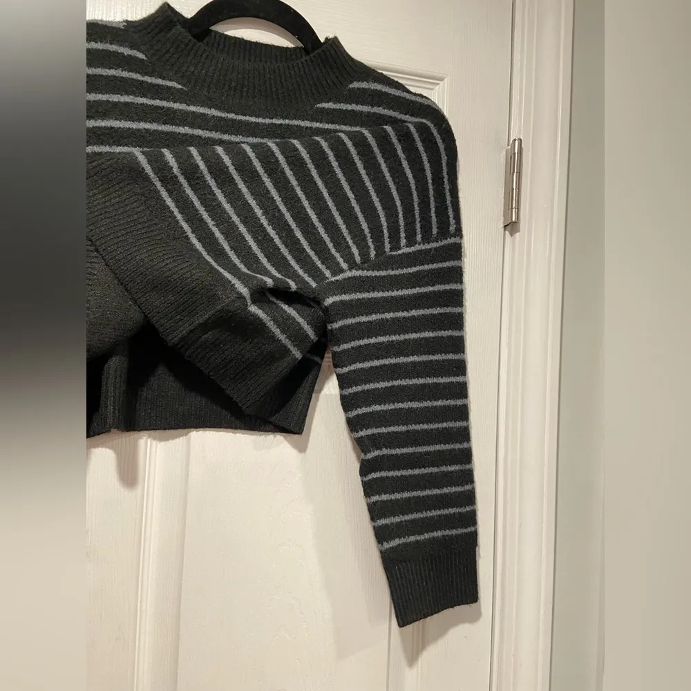 NWT Tilly’s Love Tree Size S Oversized Cropped Black Striped Pullover Sweater - Image 8