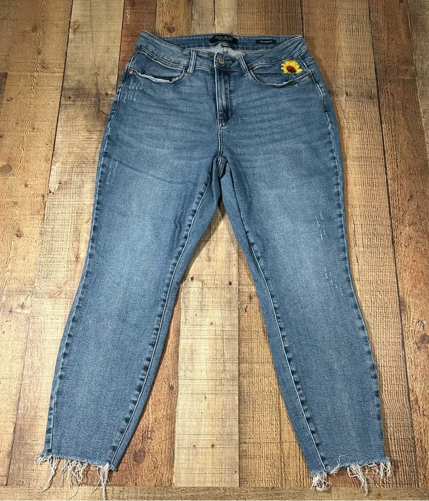 Judy Blue 14W Relaxed Fit Jeans Sunflower Embroidered Raw Hem Stretch Plus Size - Image 1