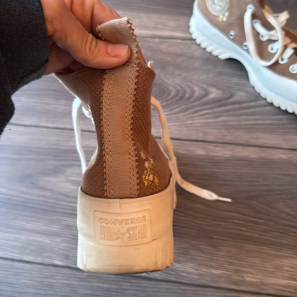 Chuck Taylor All Star Lugged Platform 2.0 High 'Autumn Embroidery - Sand Dune' - Image 5