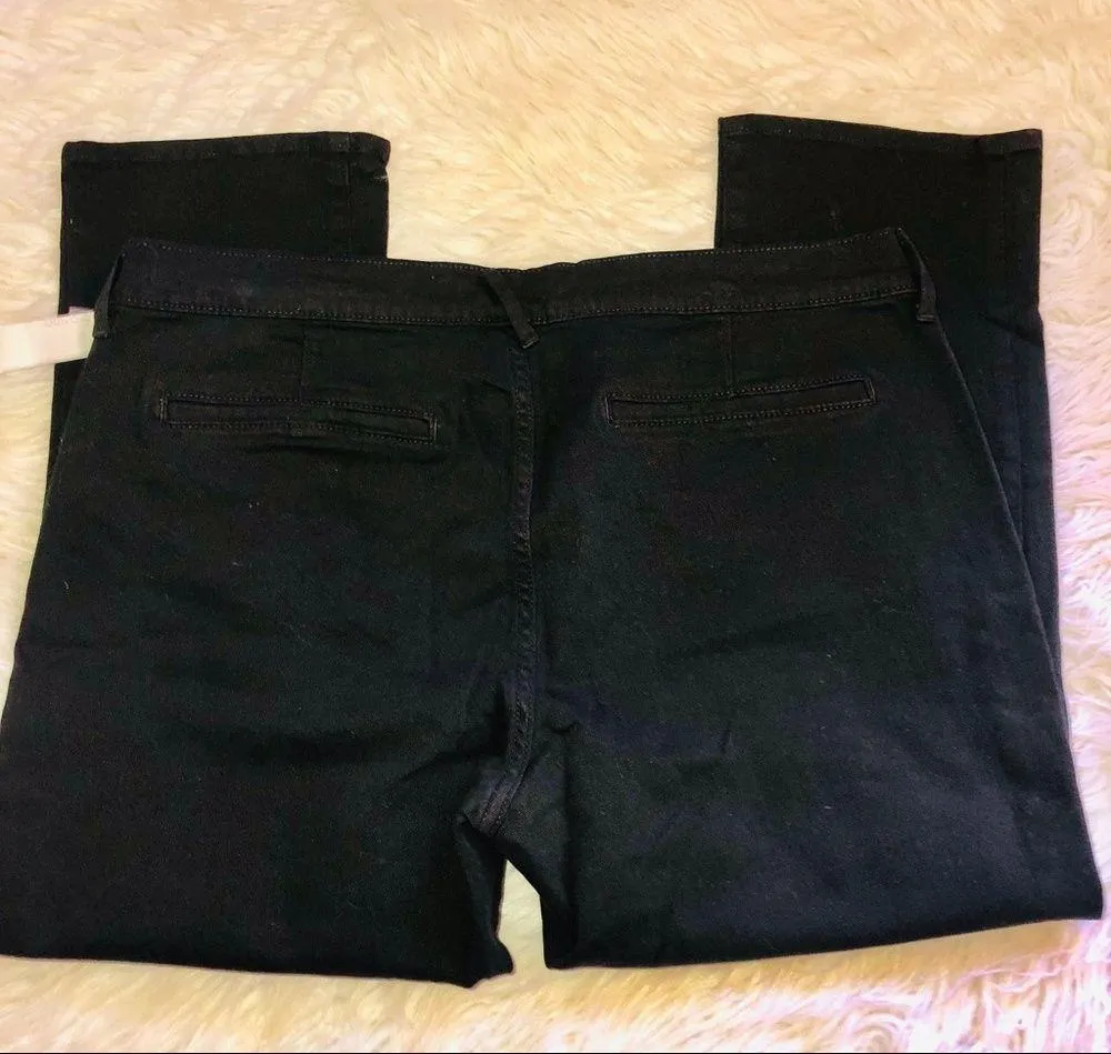 Old Navy  mid rise cropped jeans - Image 4