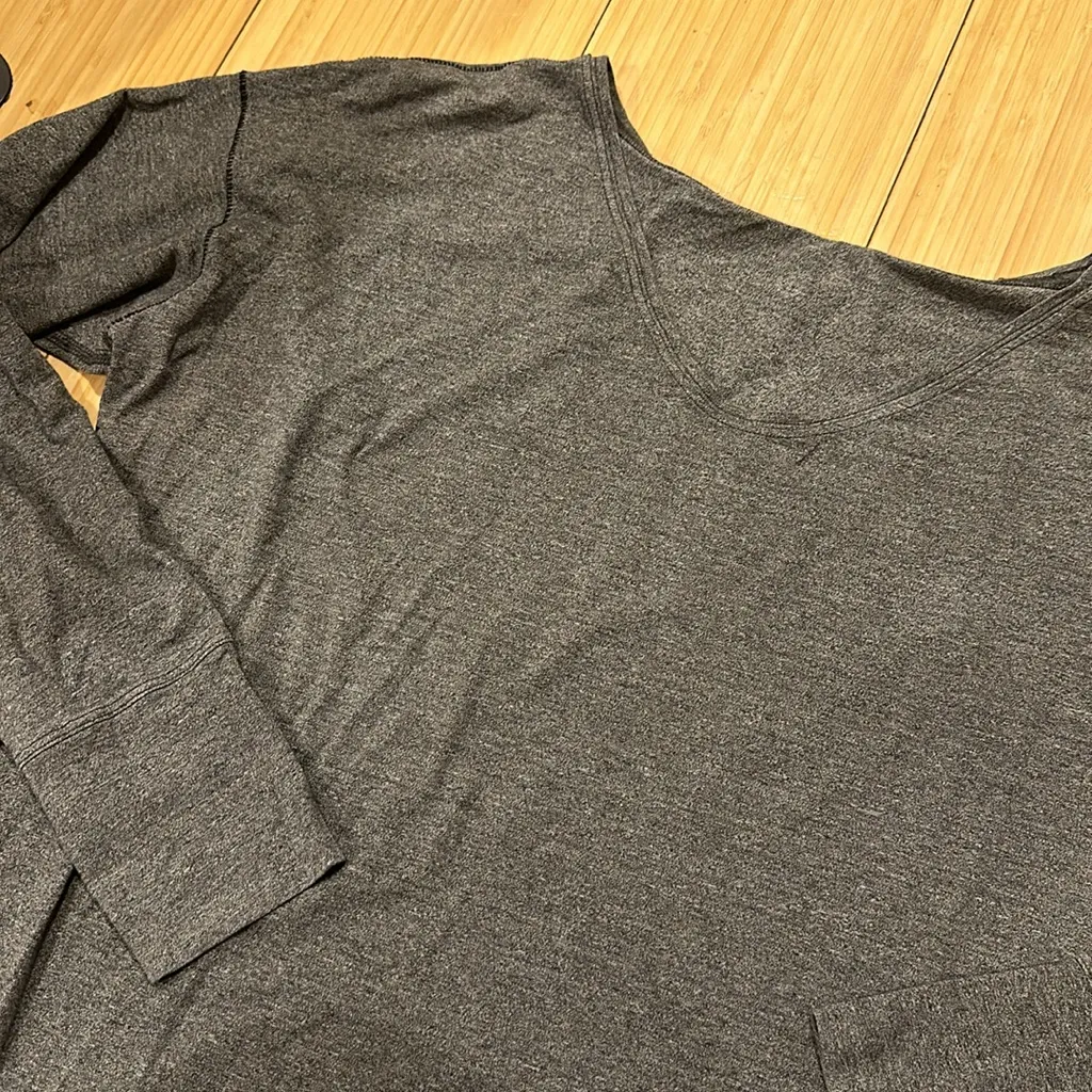 Long sleeve scoop neck top - Image 2