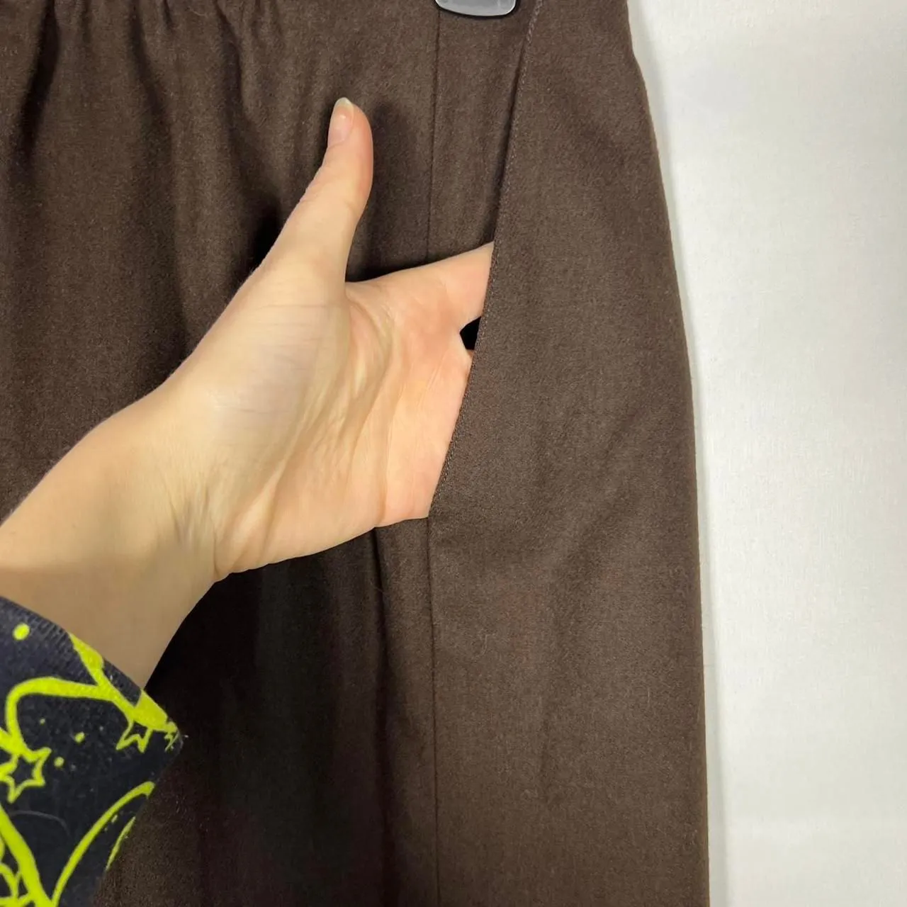 Vintage Jones New York Pure Wool Midi Skirt - Image 4