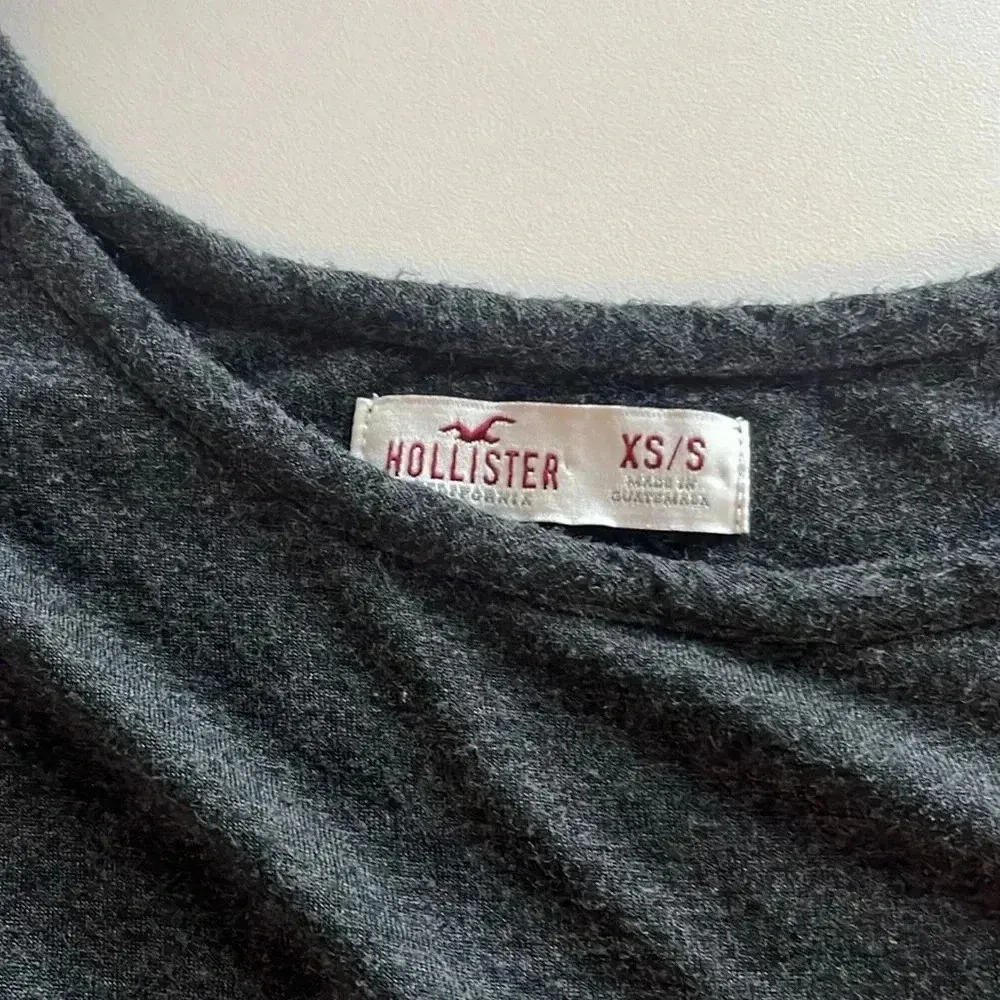 Imperfect Hollister oversized high low xs small short sleeved dark gray tee - Image 6
