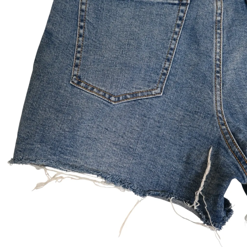 Old Navy Women's 14 Higher High-Rise Sky-Hi A-Line Short - Image 6