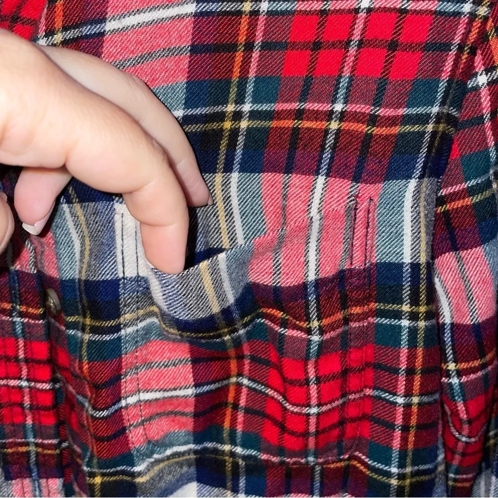 American Eagle Boyfriend Fit Plaid Shirt Button Up Size Medium - Image 3