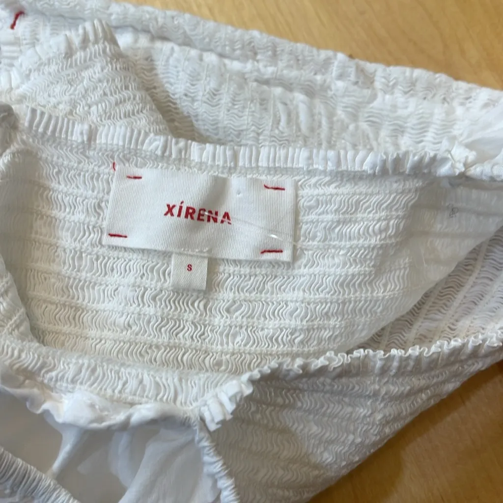 XiRENA White Smocked Puff Sleeve Blouse - Image 3