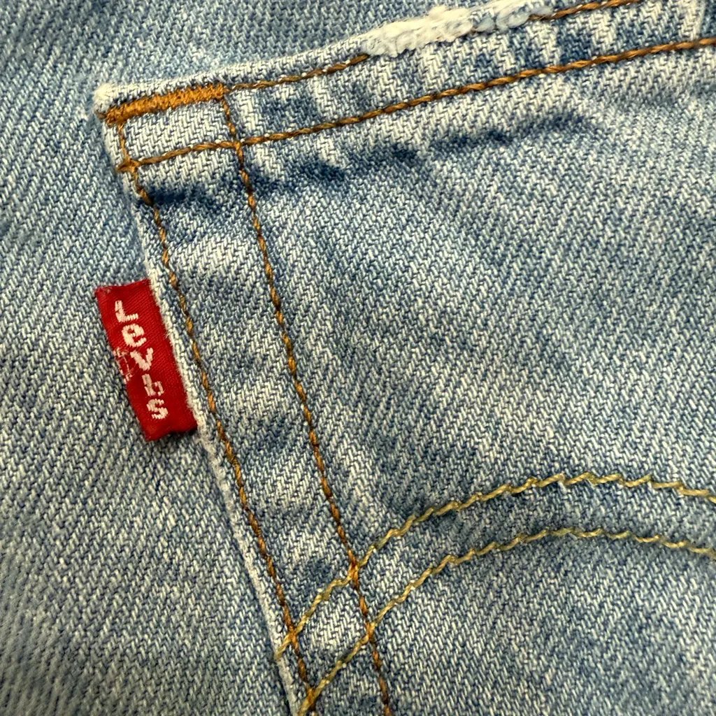 VTG Levi's 501 Distressed Cutoff Denim Jean Shorts Button Fly Y2K‎ High Rise 30 - Image 7