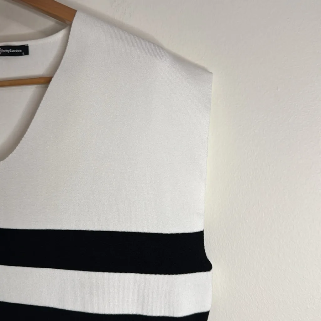 Pretty Garden Black/White Striped Sleeveless Knitted V-neck Dress size S - Image 5