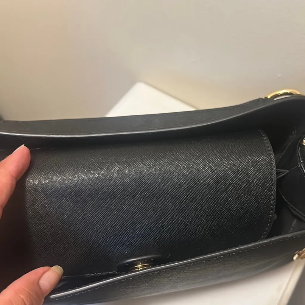 Michael Kors Black Shoulder Bag Sleek Professional Design - Image 14