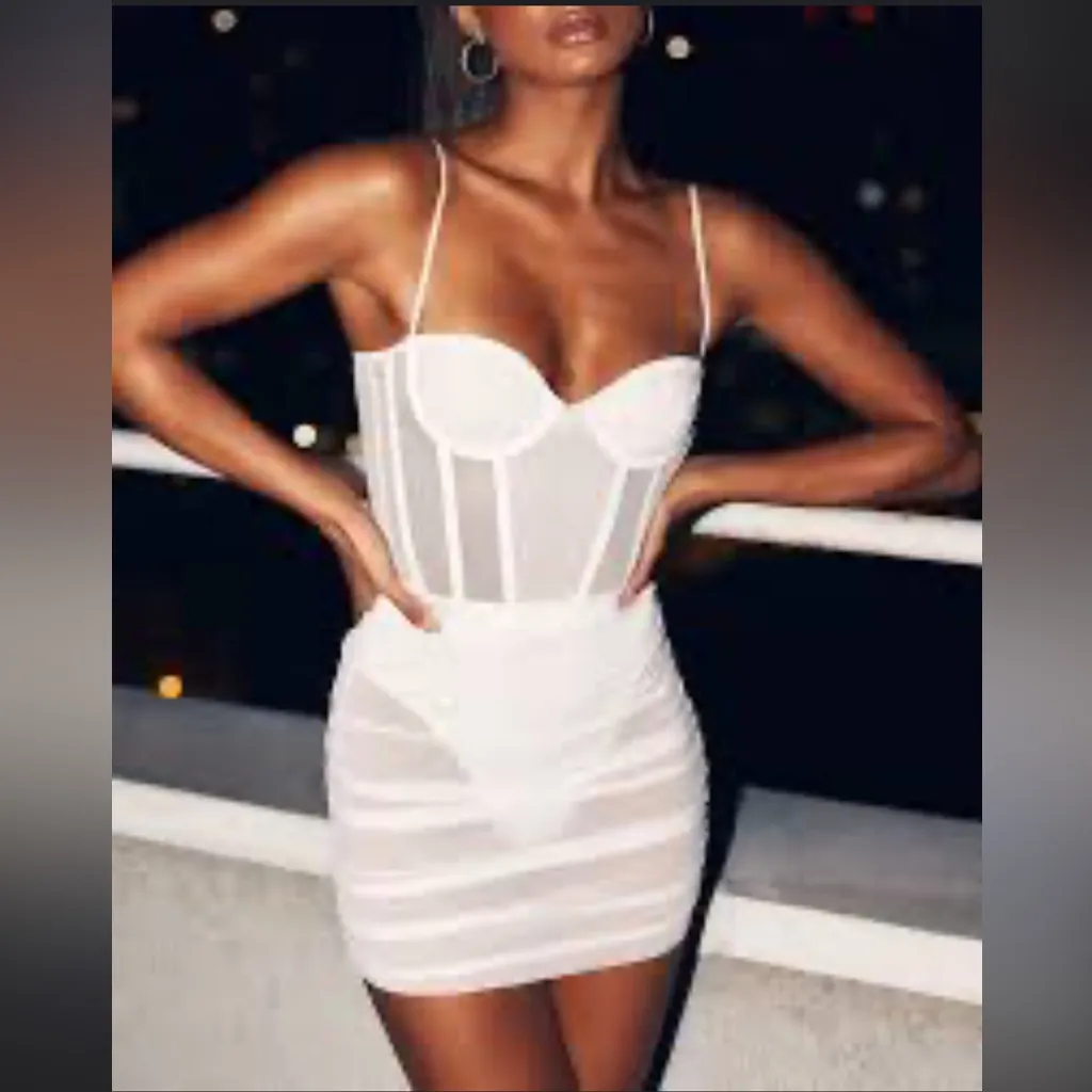 White Fox White model
Behavior mini Ruched Dress size large nwt - Image 2