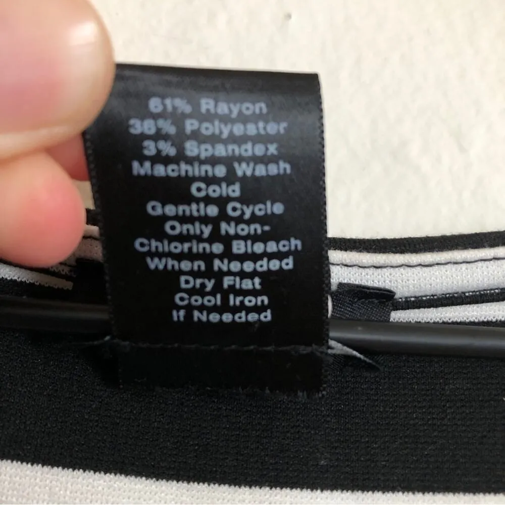 Ann Taylor Black and White Striped Sleeveless Fitted V-Neck Knee Length Dress - Image 4