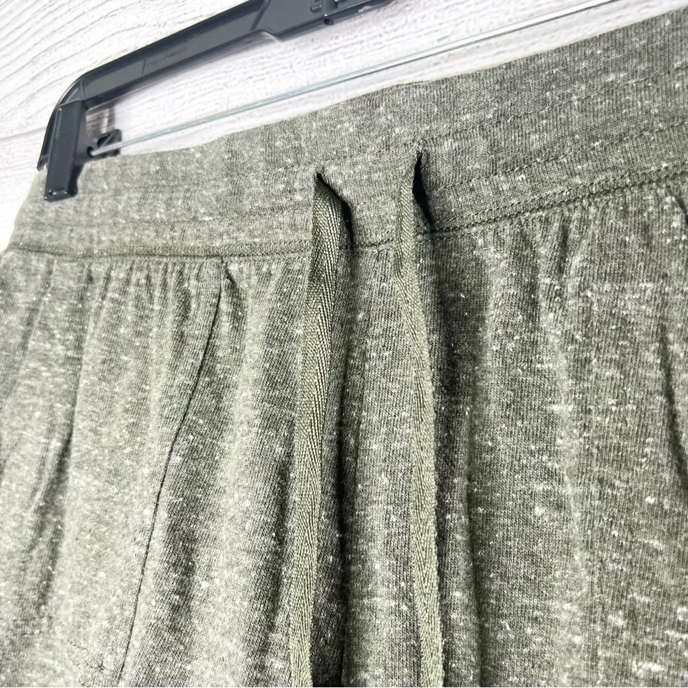 Athletic Works Heather Green Essential Athleisure Gym Shorts Women's Size Medium - Image 4