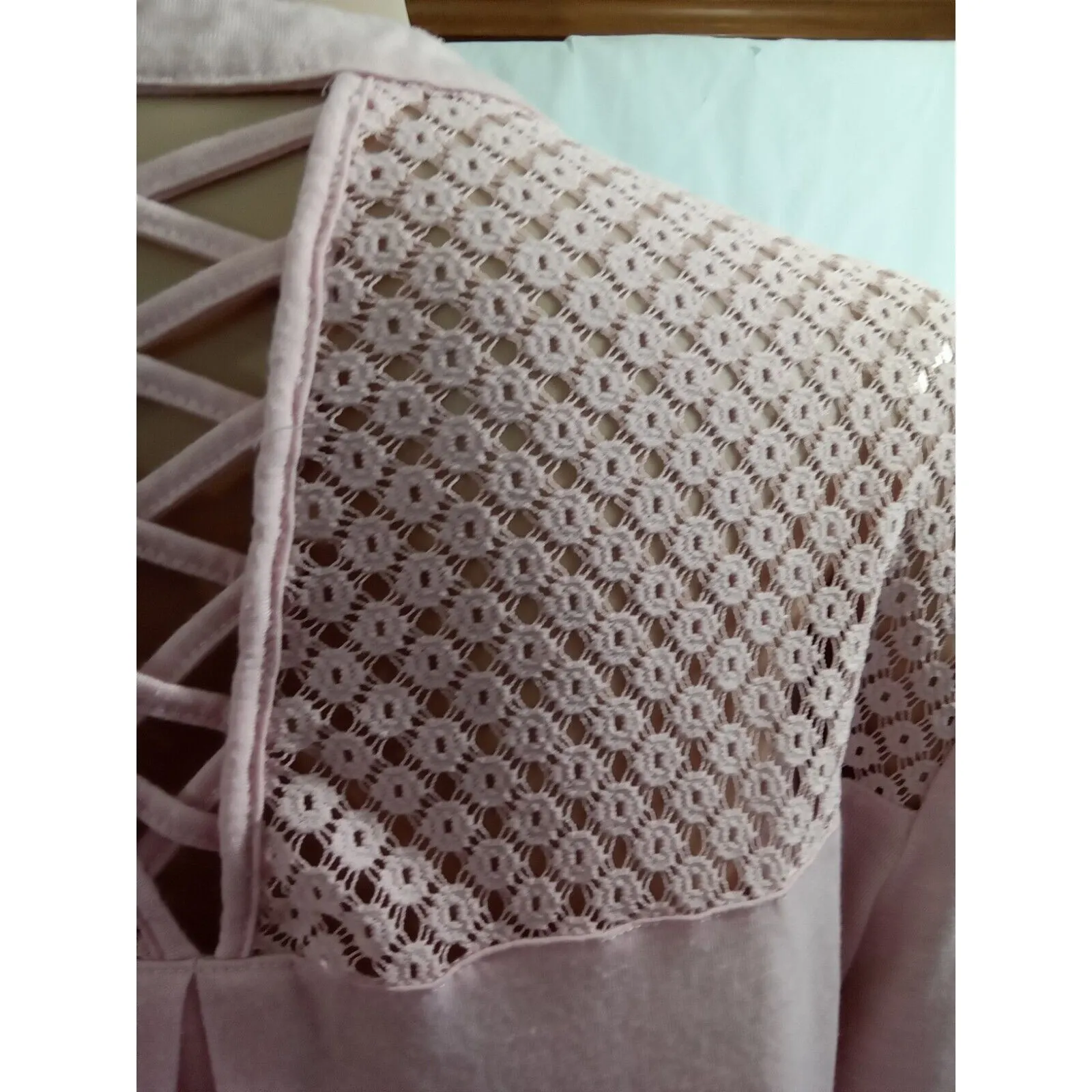 No Boundaries Women Large‎ Pink Roll Tab Sleeve Lace button pullover - Image 9