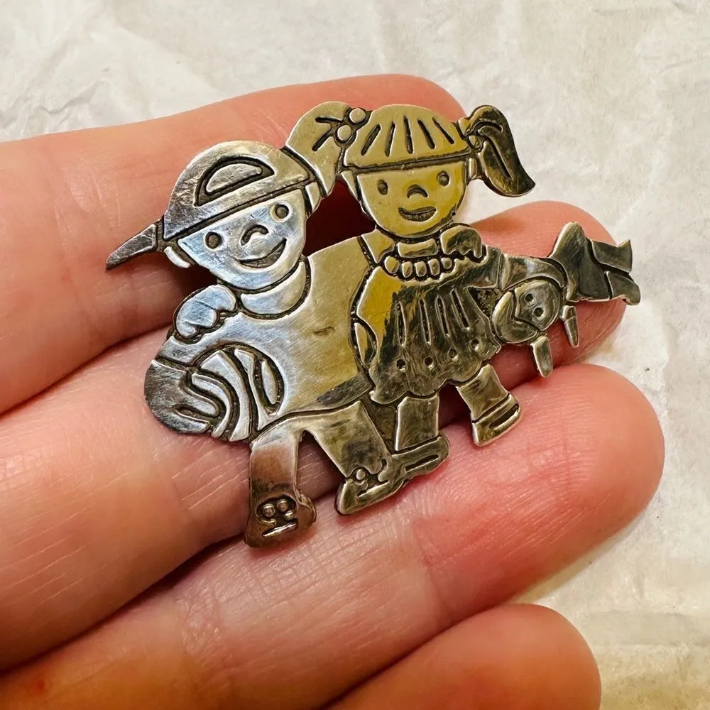 Vintage Sterling Silver Mexico Boy & Girl Pin/Brooch Pendant Silver - Image 2