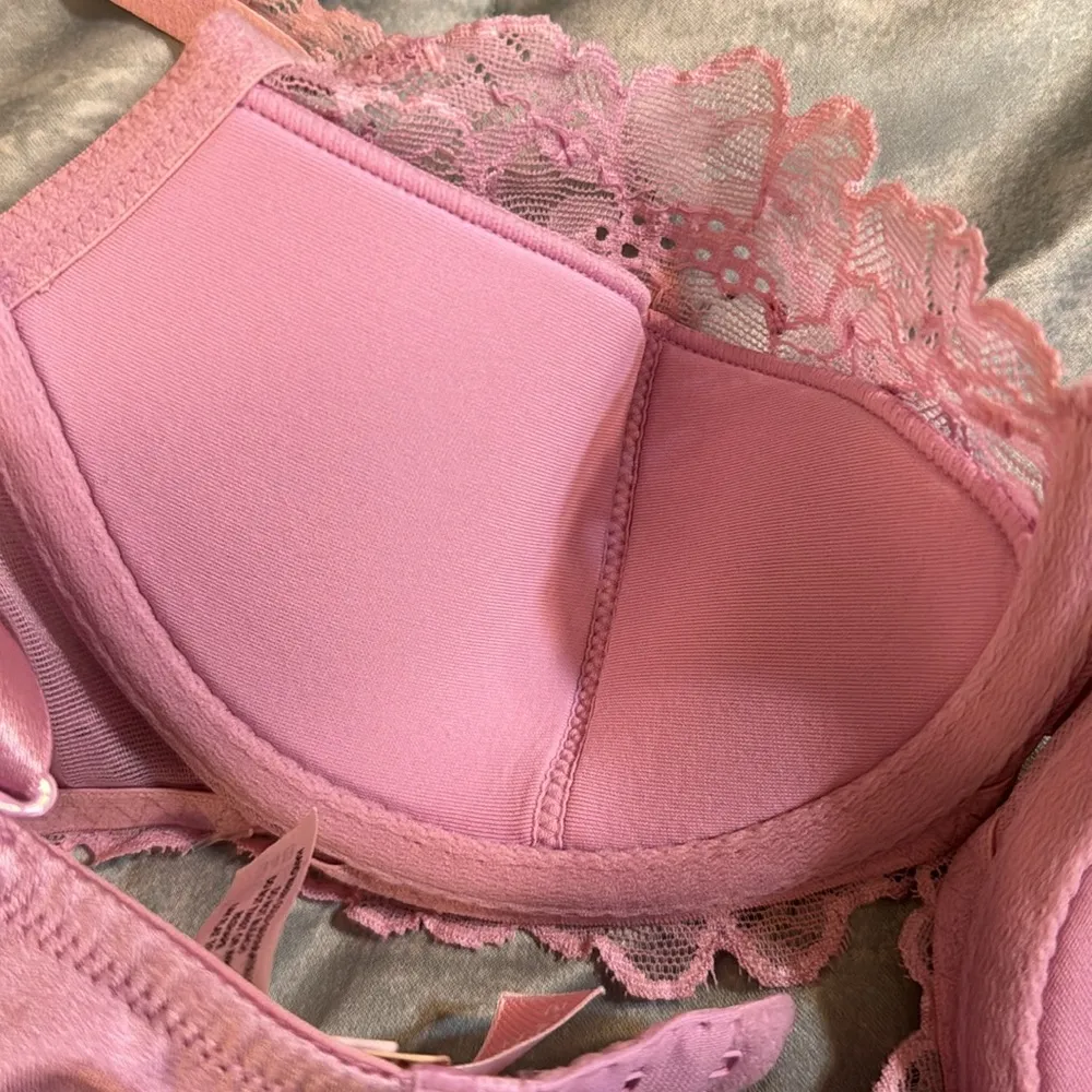 Victoria’s Secret sexy pink lace gem detail wired bra size 34B - Image 6