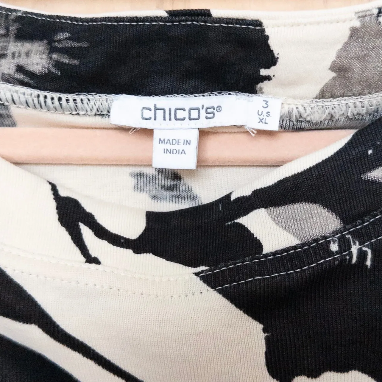 Chicos Womens Top Size XL Black White Floral Pima Cotton Casual Chic Artsy - Image 4