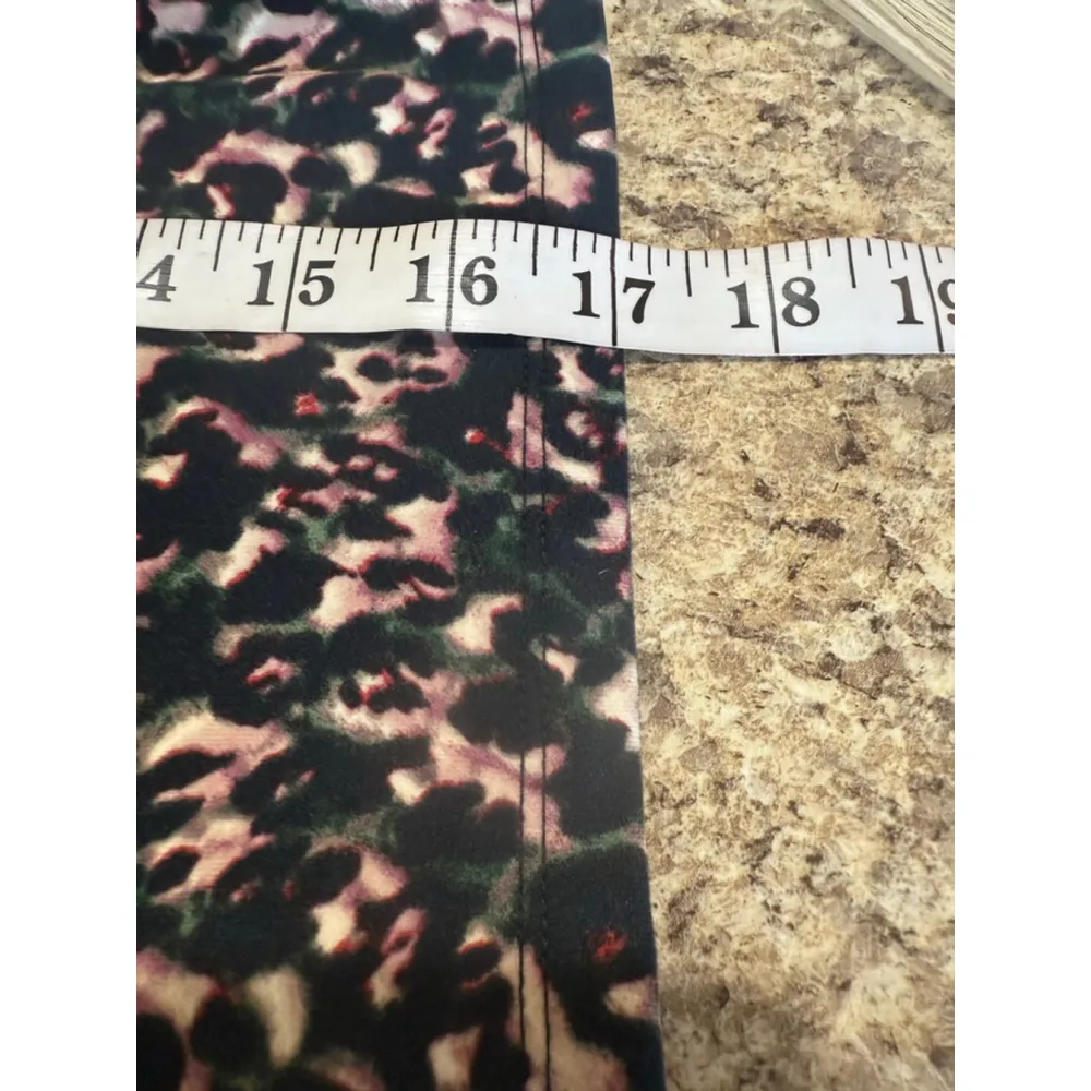 Core 10 Black Pink Leopard Print Athletic Shorts Medium - Image 5