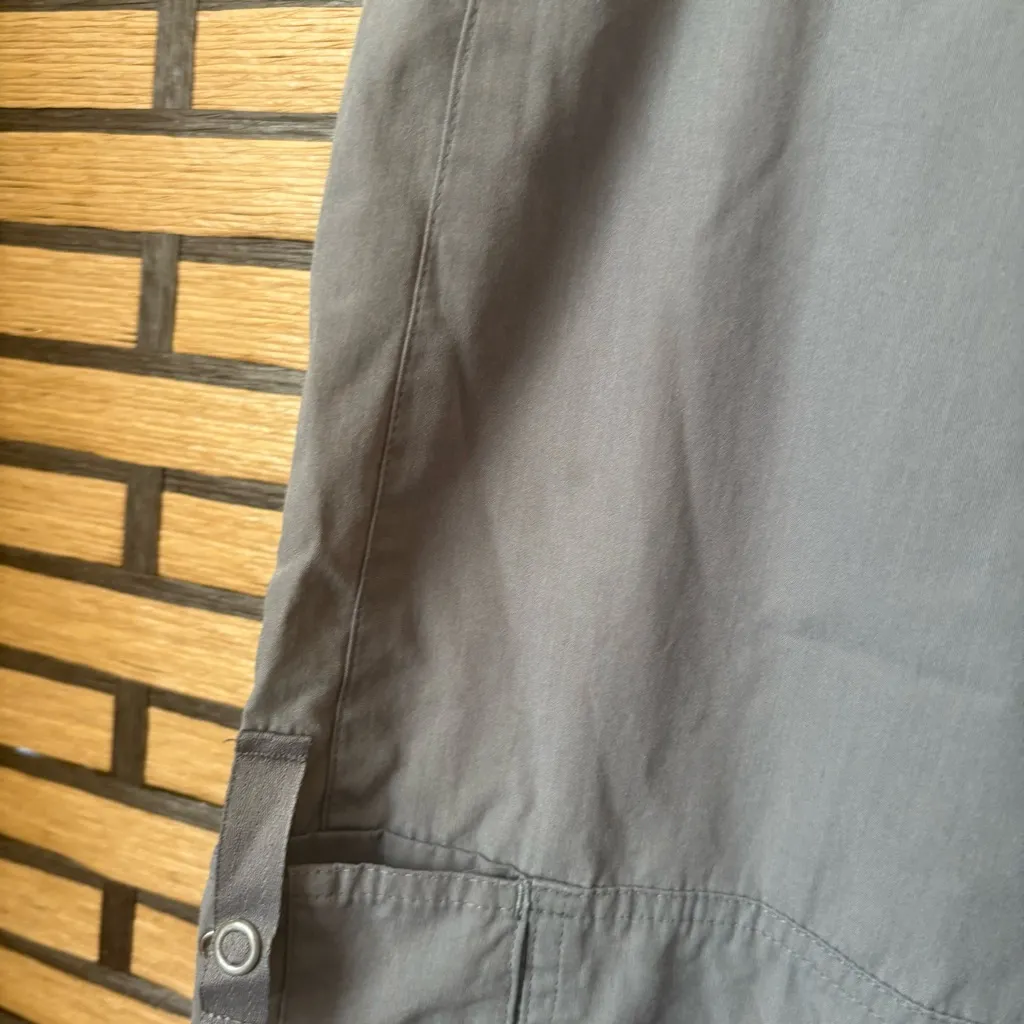 Nike Gray Cargo Crops Size Medium - Image 5
