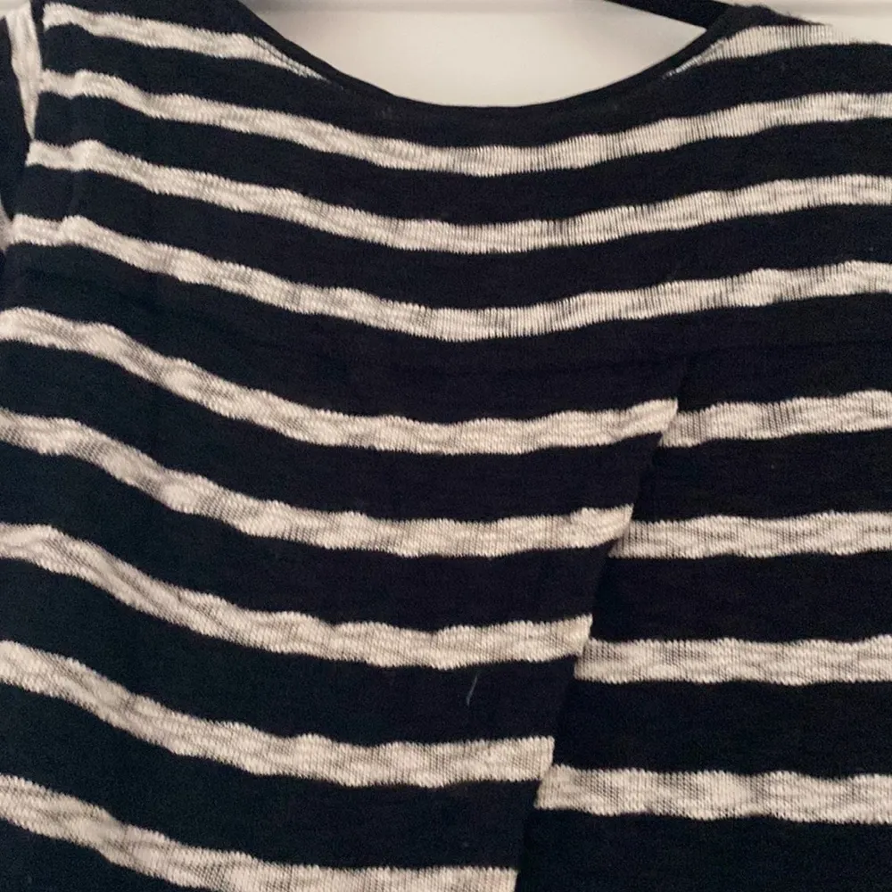 White House Black Market Black Stripe Flowing Sweater Top Women's Medium - Image 7
