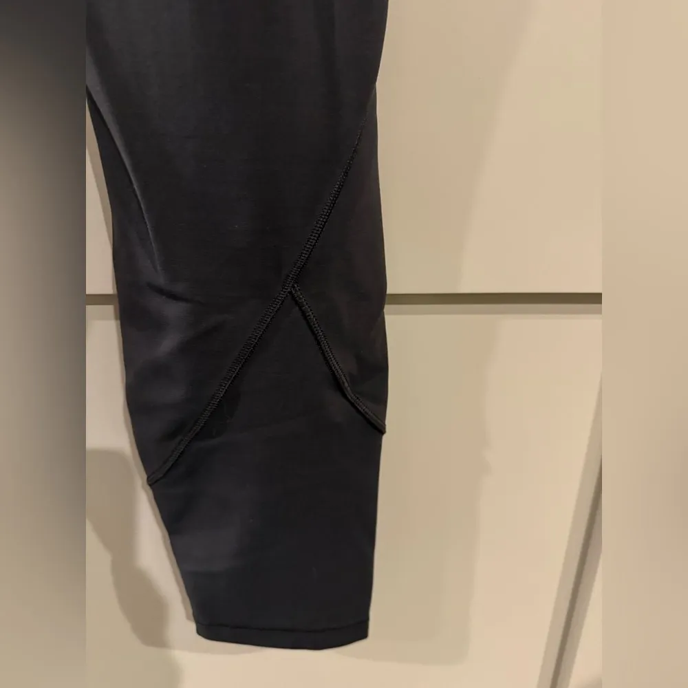 Lululemon  In Movement 25” Everlux Black Leggings Size 6! Brand new! Not worn! - Image 6