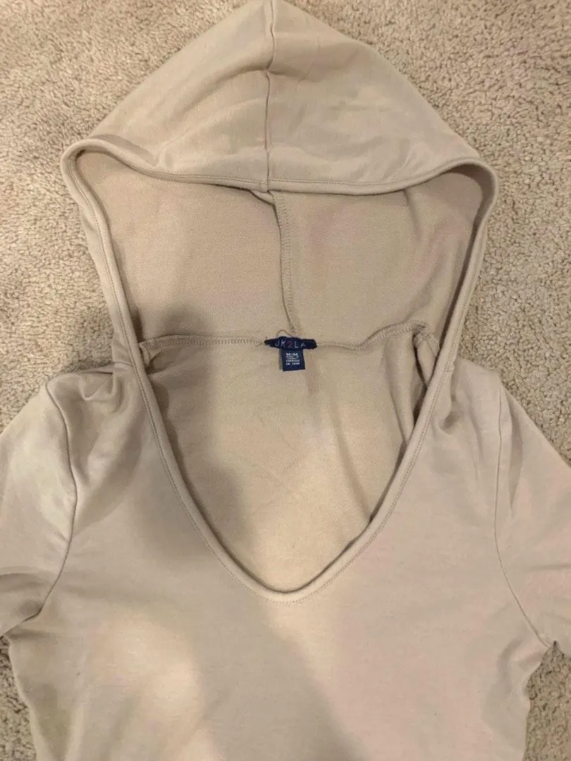 Uk2la Cropped Hoodie - Image 3