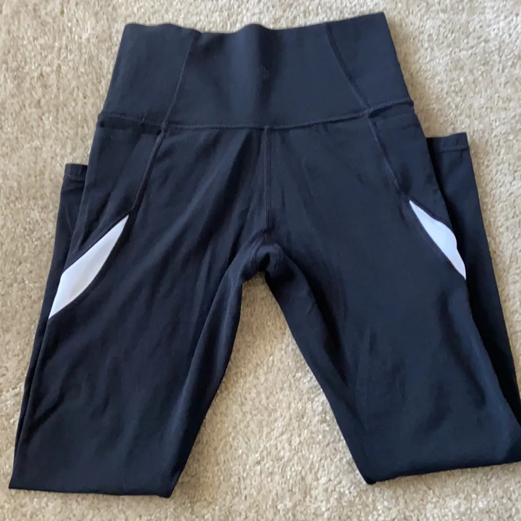 Athleta  Salutation Stash 7/8 Legging - Image 3