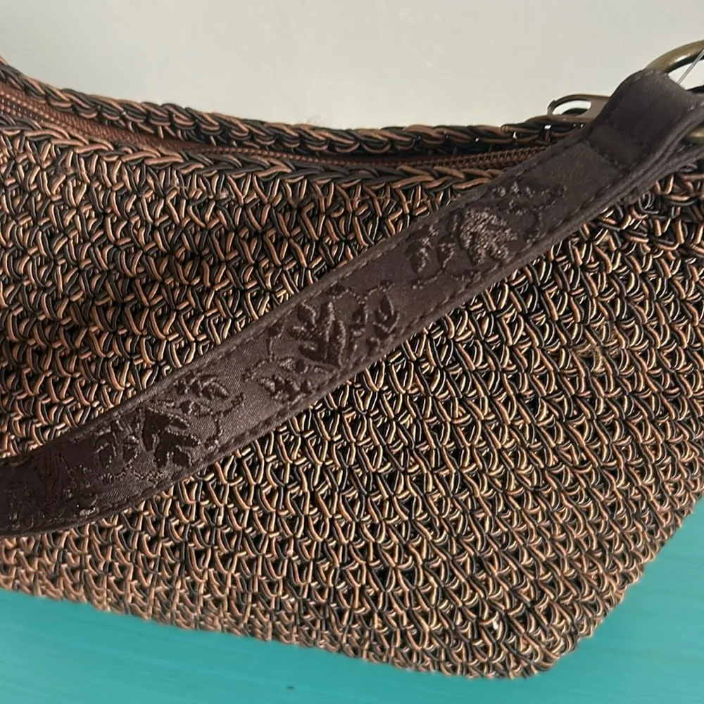 Connections New Chic Trendy Minimalist Woven Fabric Baguette Shoulder Handbag Brown - Image 3