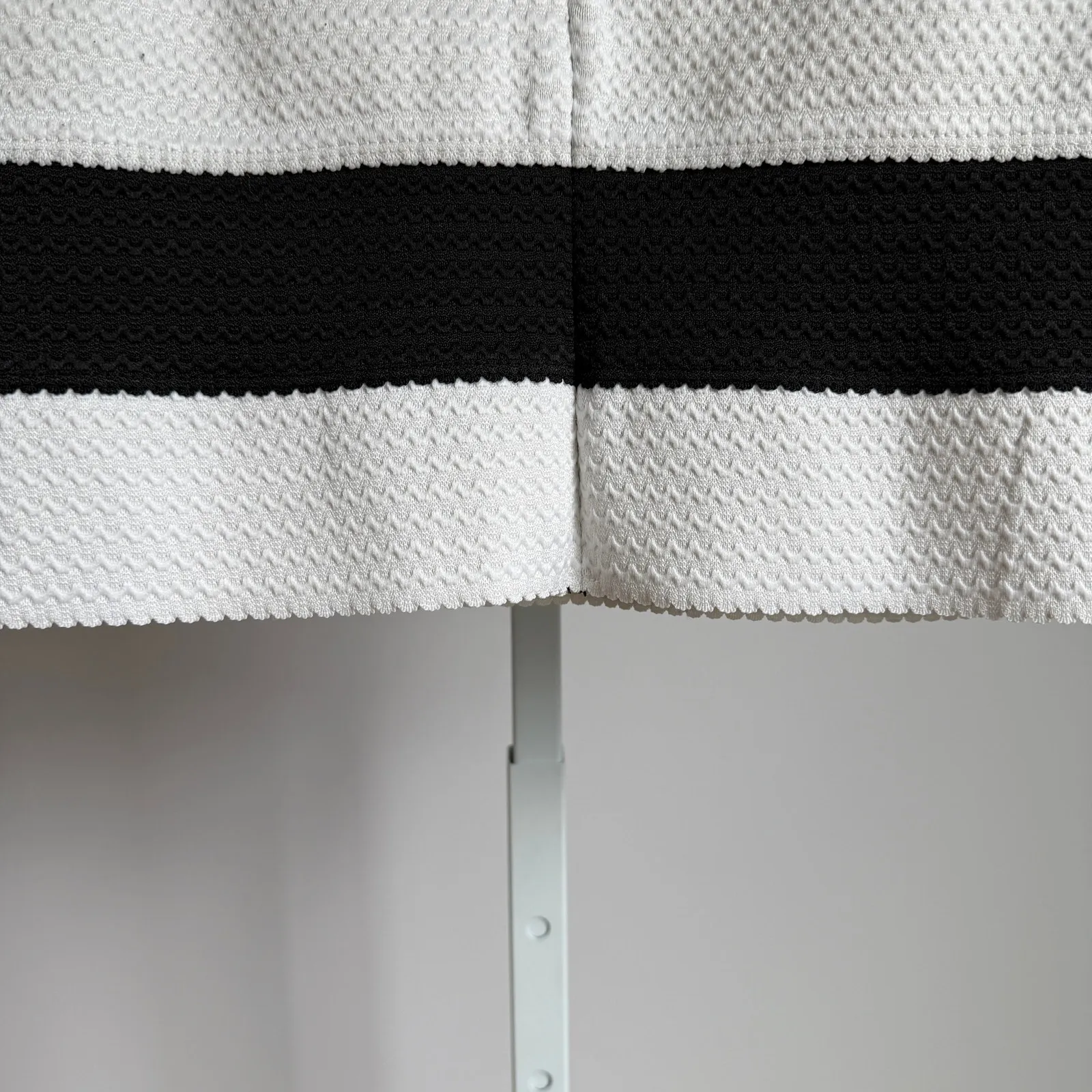Pristine sz S Black & White Striped Textured Mini Skirt‎ - Image 7