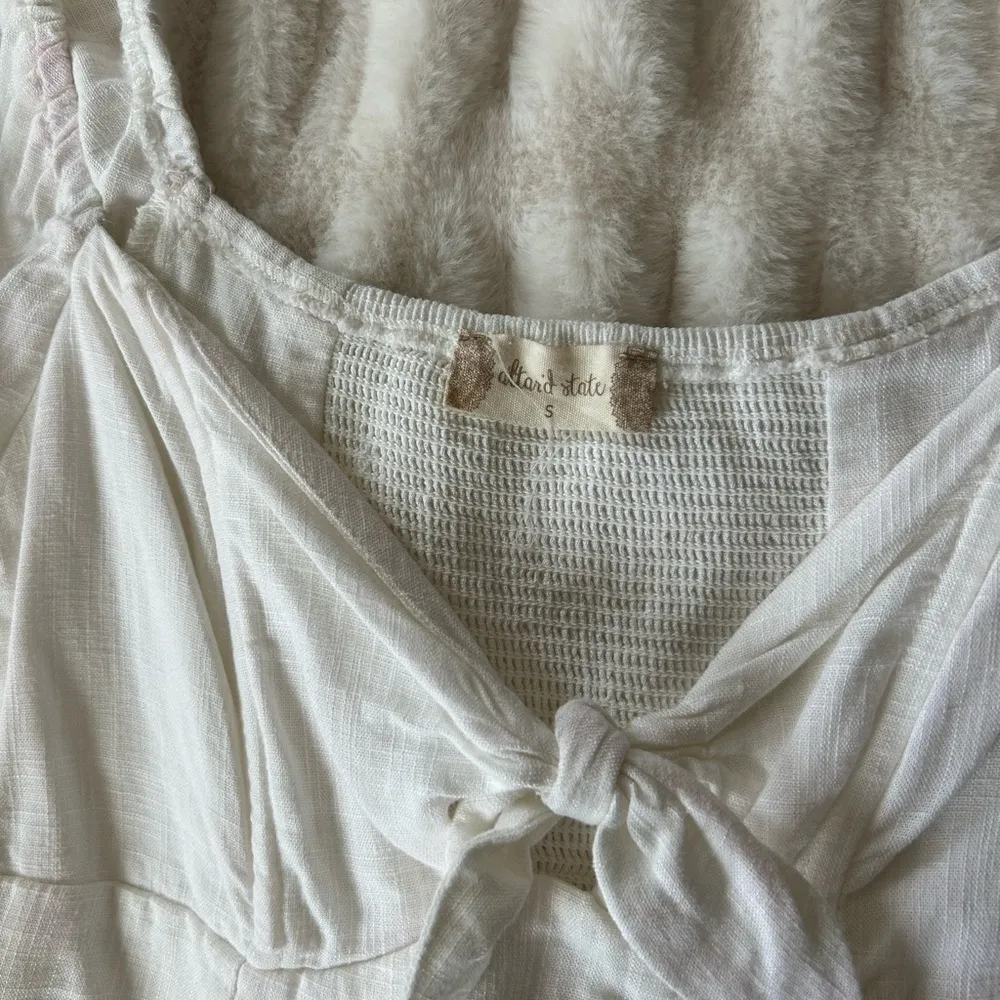 Altar'd State White Puff Sleeve Crop Top - Image 3