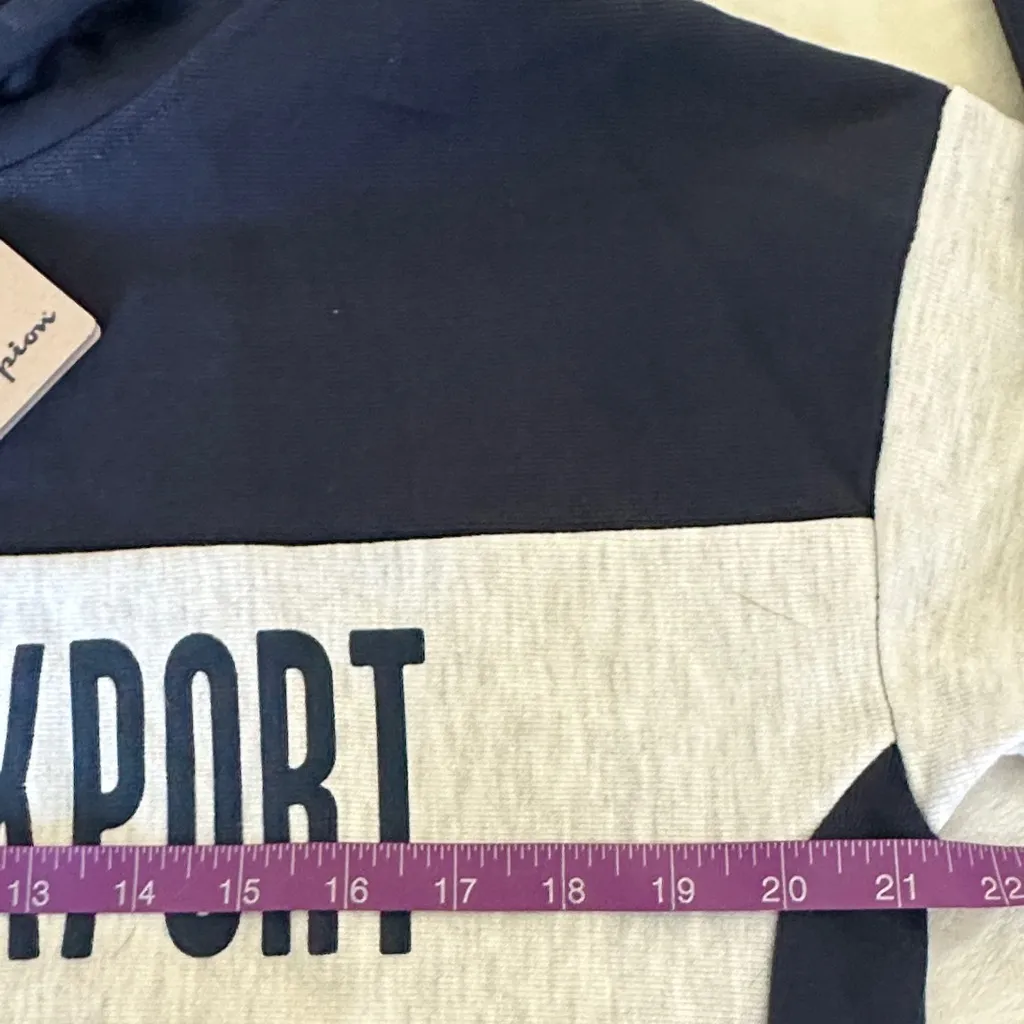 Champion Navy and White Kennebunkport Crop Hoodie NWT - Image 3